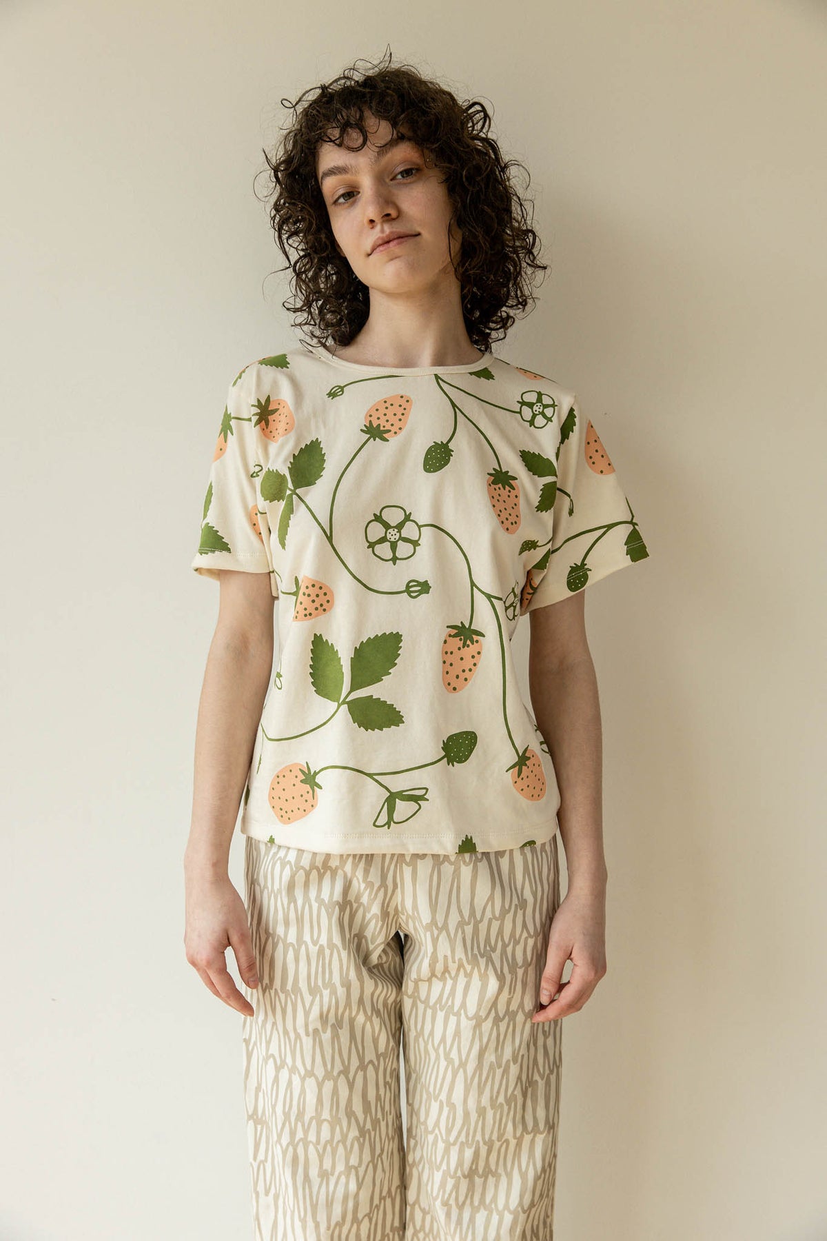 Strawberry Box-Tee