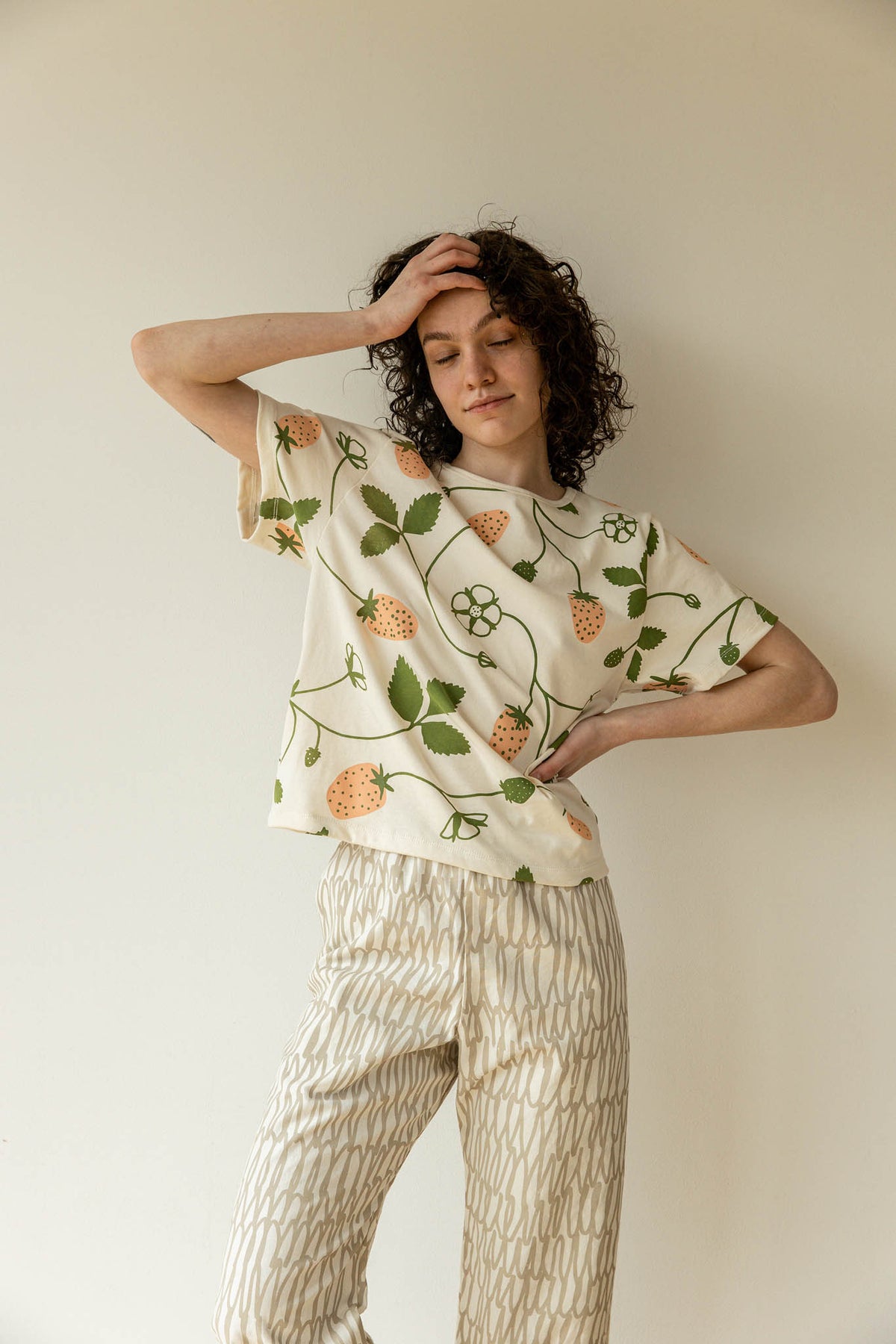 Strawberry Box-Tee