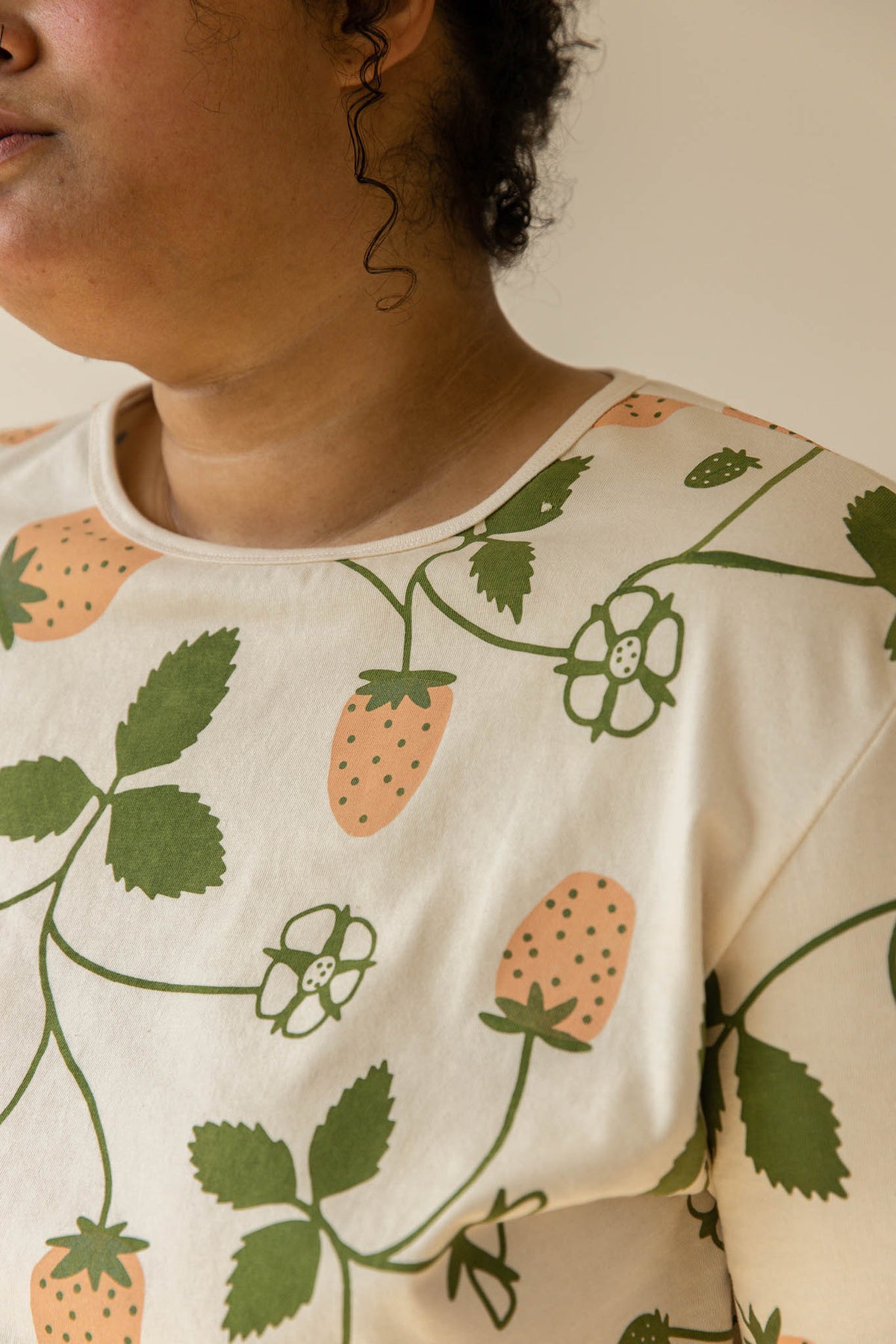 Strawberry Box-Tee