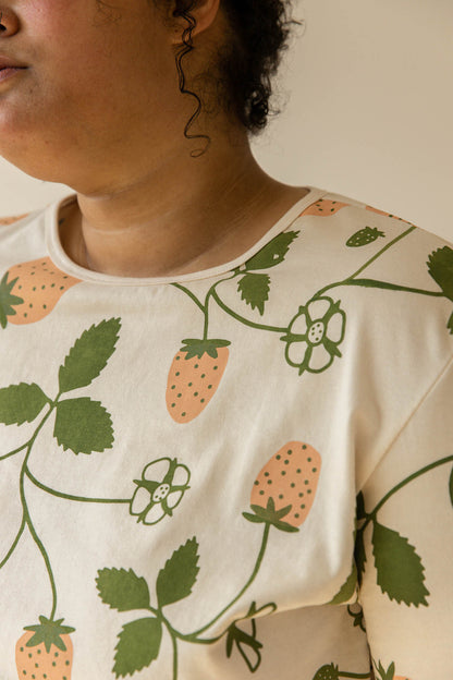 Strawberry Box-Tee