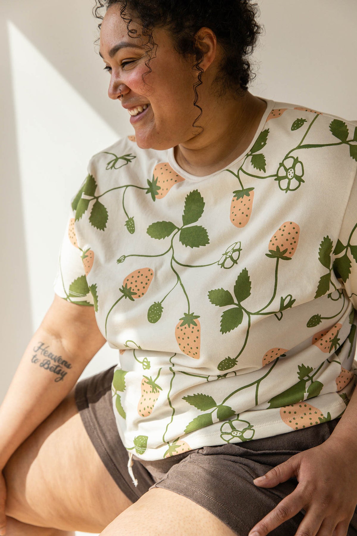 Strawberry Box-Tee